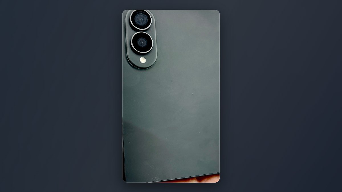 Samsung Galaxy Z Fold 8 folded